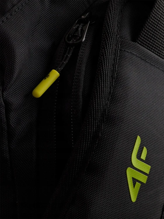 Torba podróżna sportowa 4F TBAU107 20S czarny 15L